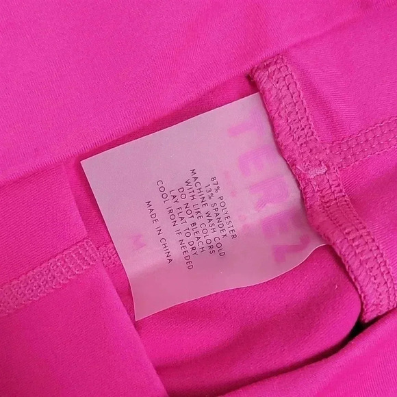 SET TLC Sports Bra in Terez Pink and TLC Leggings in Terez Pink - Picture 11 of 15